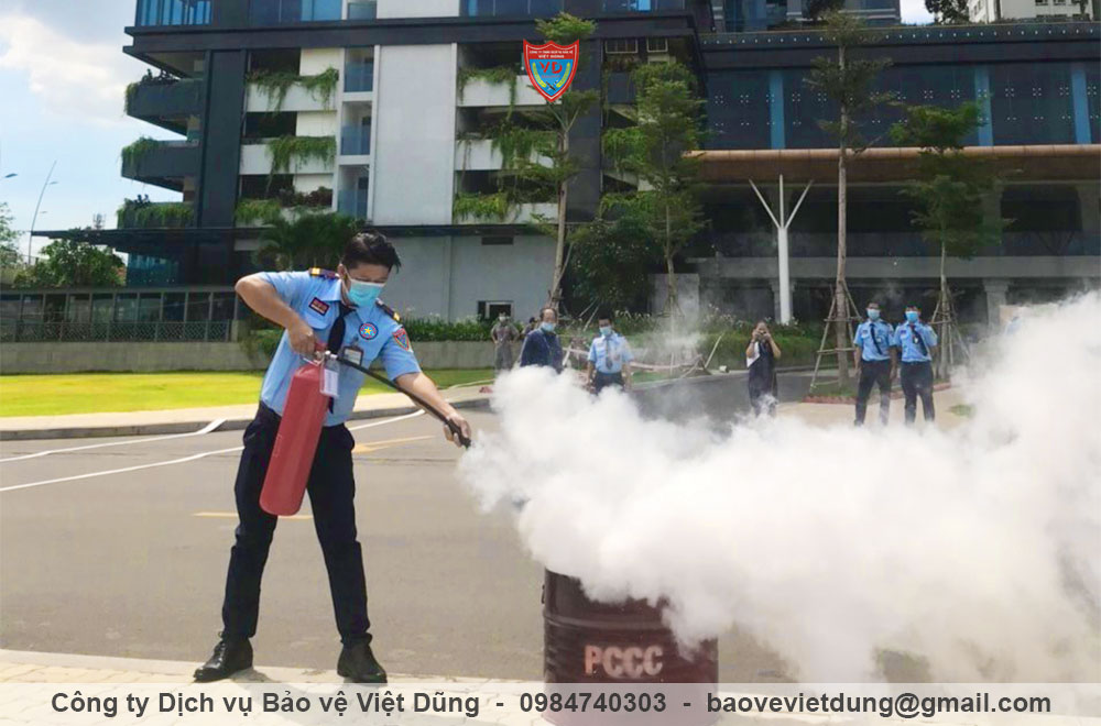 dich-vu-bao-ve-ngan-hang-chuyen-nghiep-4