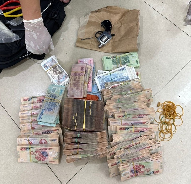 bat-giu-doi-tuong-cuop-ngan-hang-sacombank-2