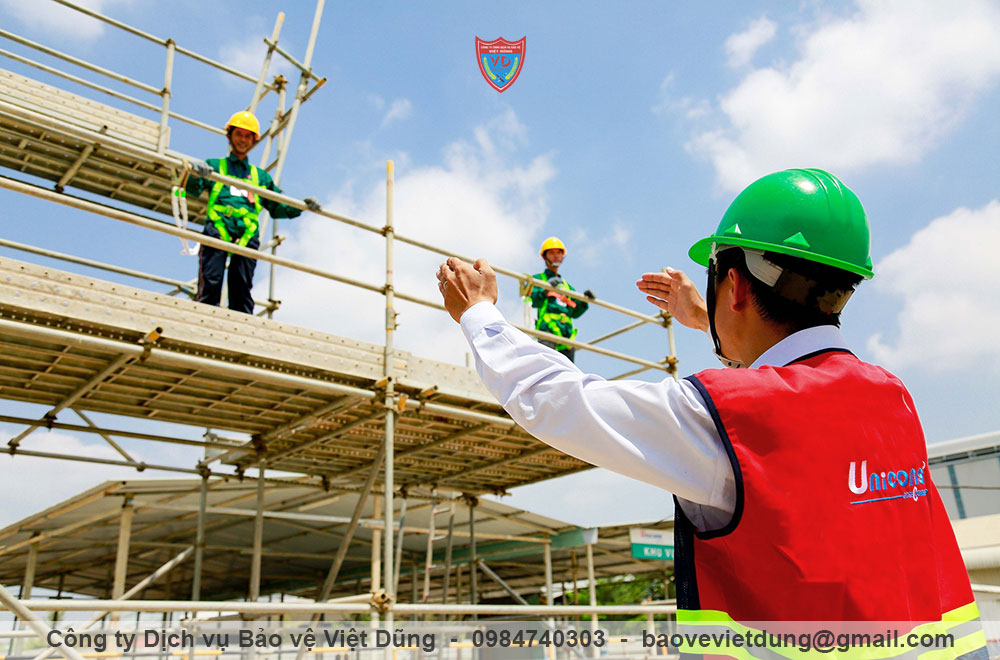 Công tác an toàn tại công trường đôi khi vẫn còn bị xem nhẹ. cong-tac-an-toan-tai-cong-truong-van-con-bi-xem-nhe