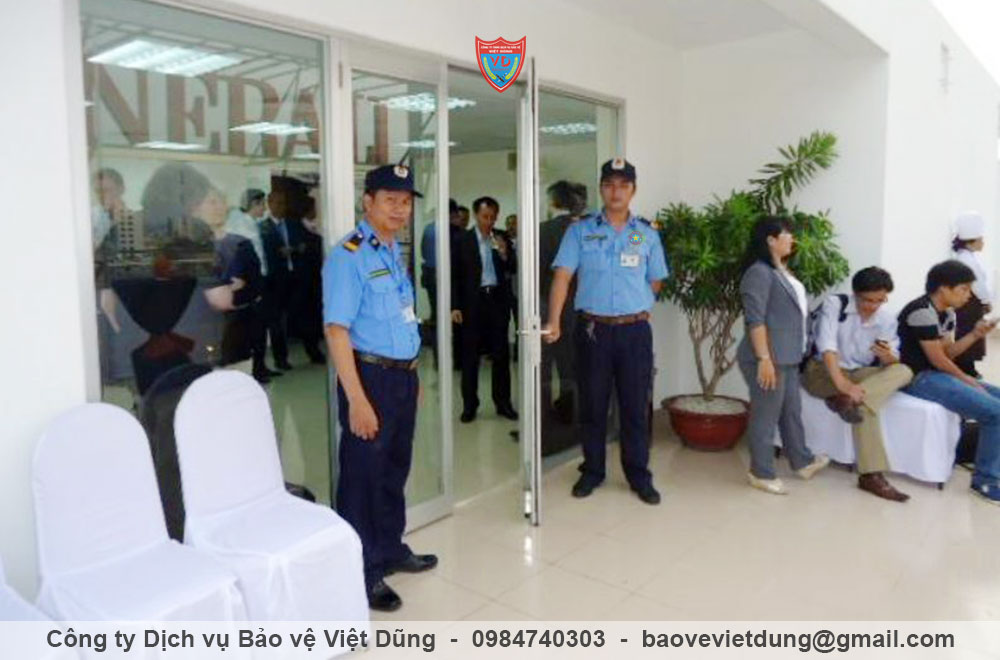 Bảo vệ trực vị trí cửa phòng khám bao-ve-truc-vi-tri-cua-phong-kham