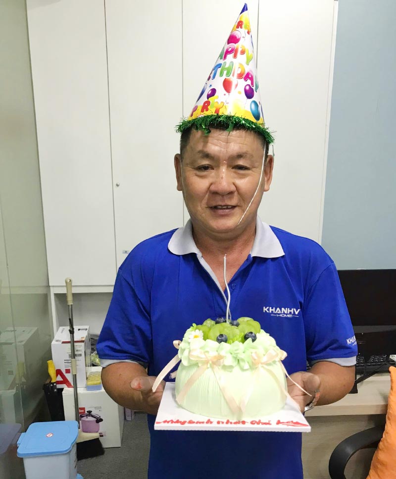 Ông bảo vệ hạnh phúc trong buổi tiệc sinh nhật đặc biệt chu-bao-ve-hanh-phuc-trong-buoi-sinh-nhat